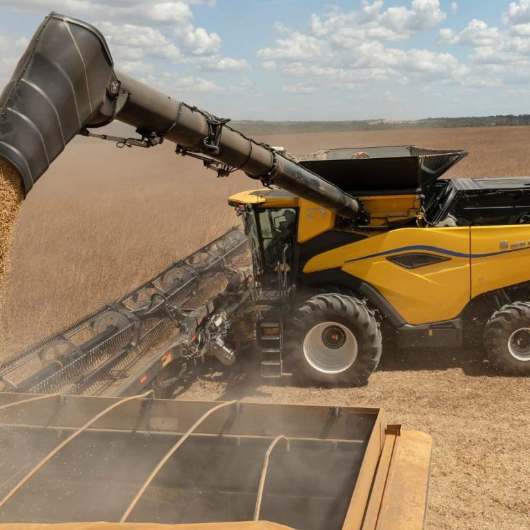 New Holland CR11