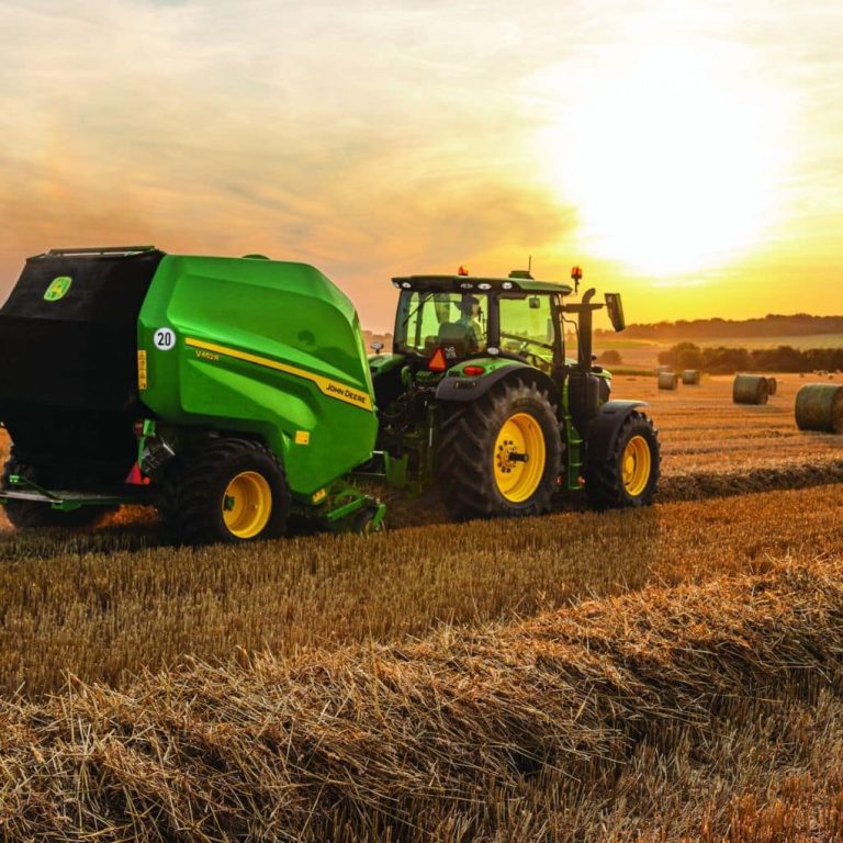 John Deere V452M