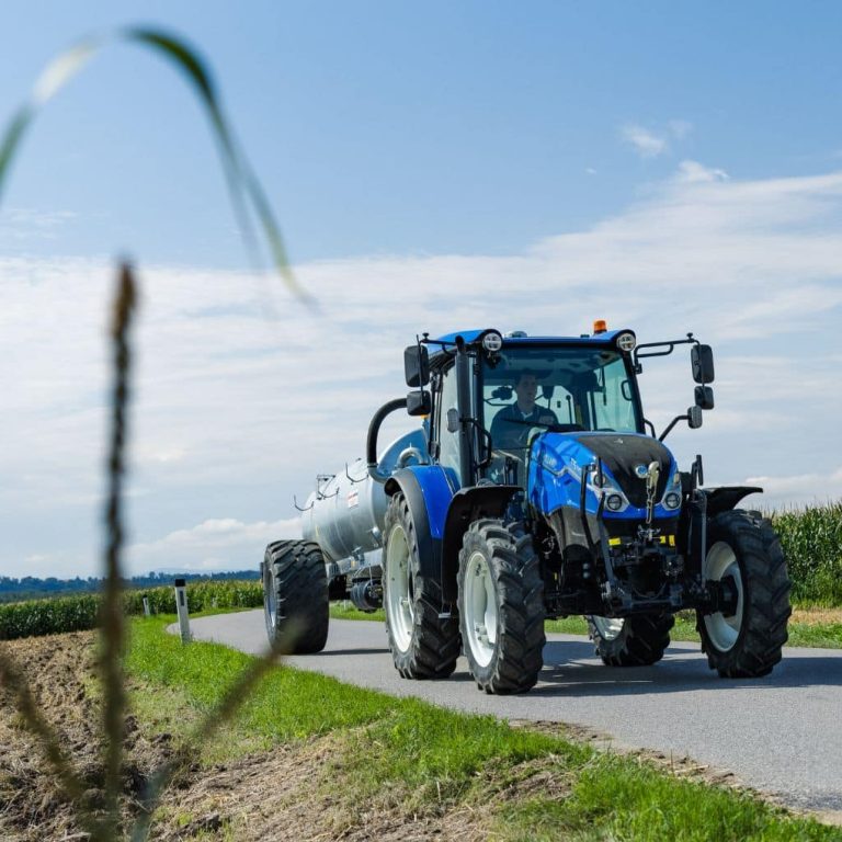 New Holland TS5