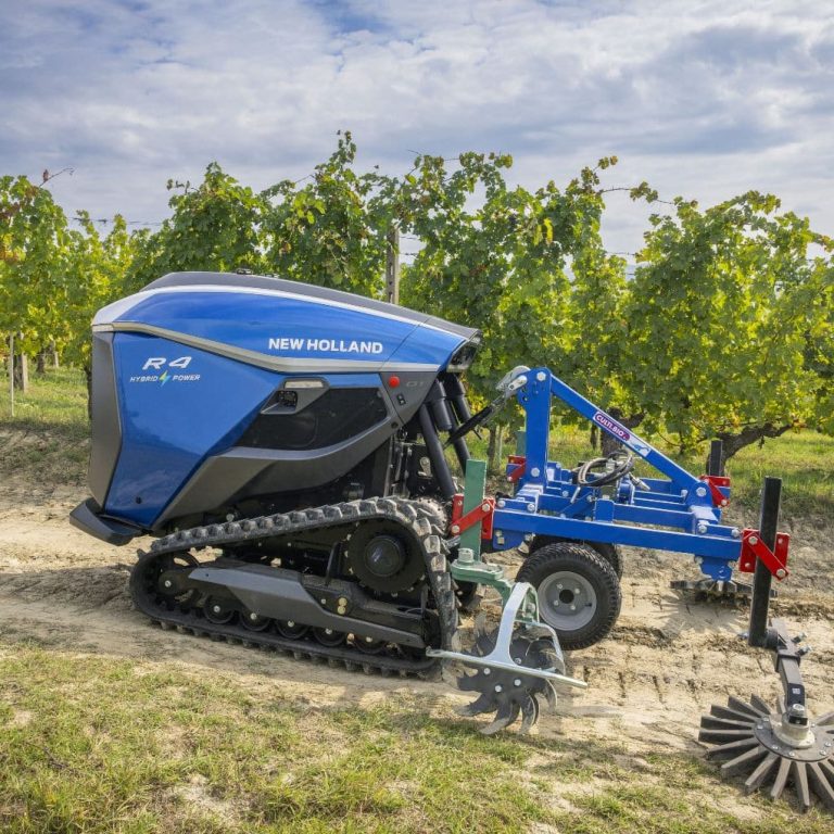 New Holland R4 autonomous robot