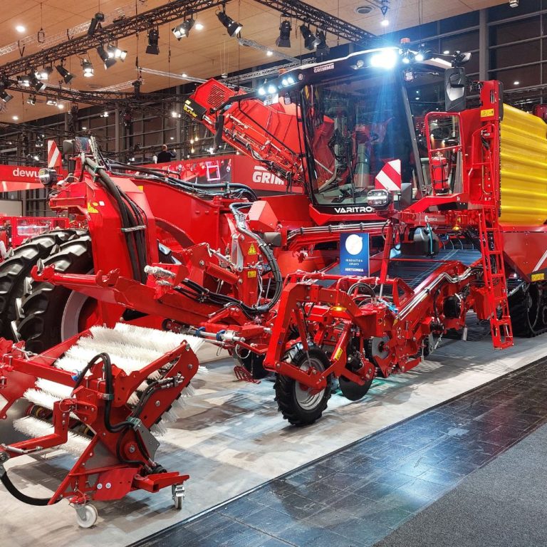 Grimme Varitron harvester