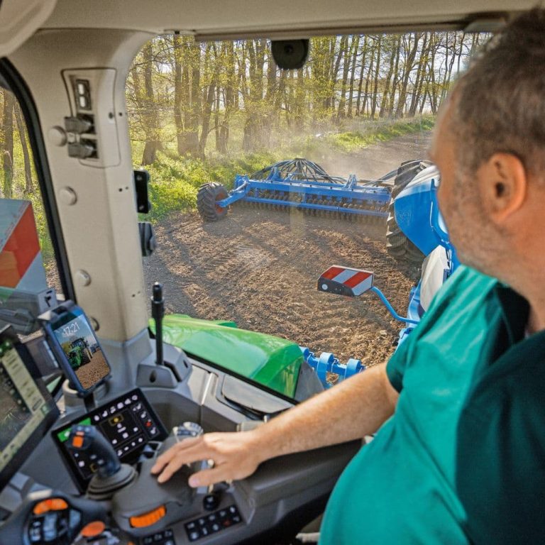 John Deere 8R