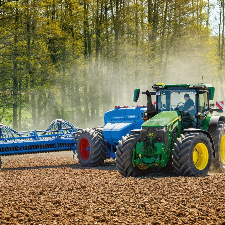 John Deere 8R