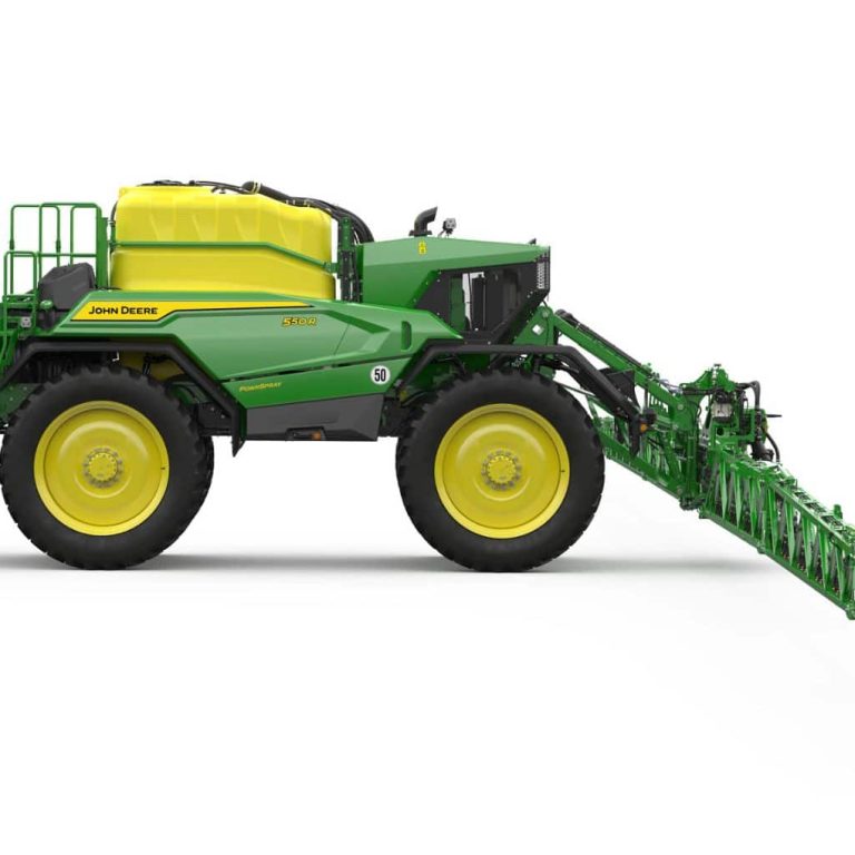 John Deere 500R self-propelled sprayer