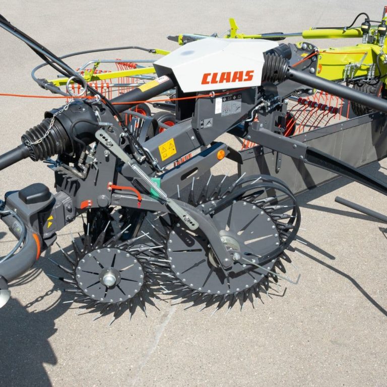 Claas swath turner