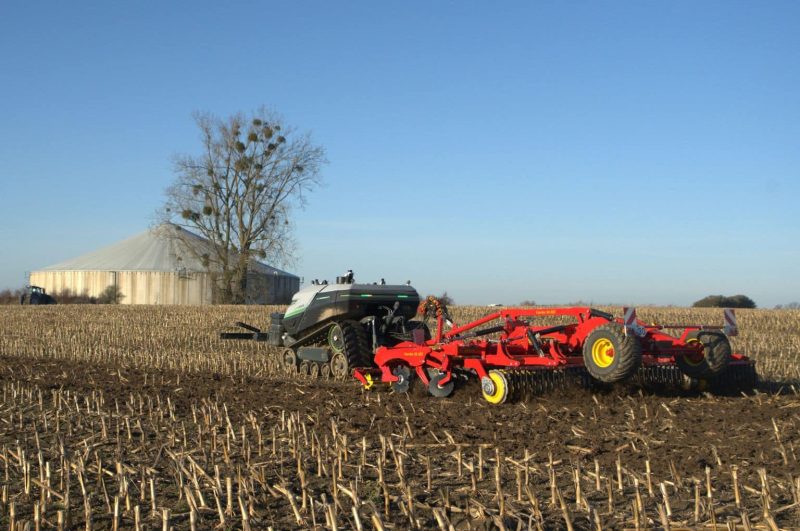 AgXeed AgBot T2-7 with Väderstad Carrier XL 625