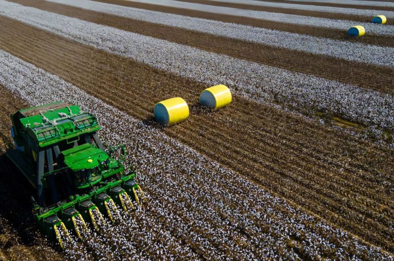 John Deere CP770 cotton picker