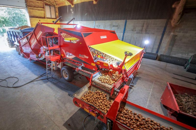 Grimme RH 24 receiving hopper with MultiSep separator