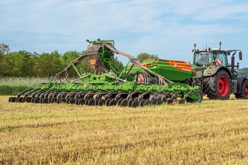 The high-capacity Condor 9002-2TC is easily manoeuvrable thanks to its compact chassis design