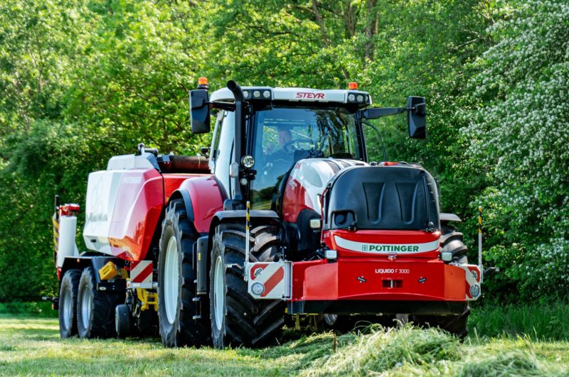 Pöttinger Liquido F 3000 silage additive tank